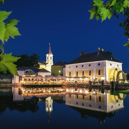 Hotel Gabriella Таполца Екстериор снимка